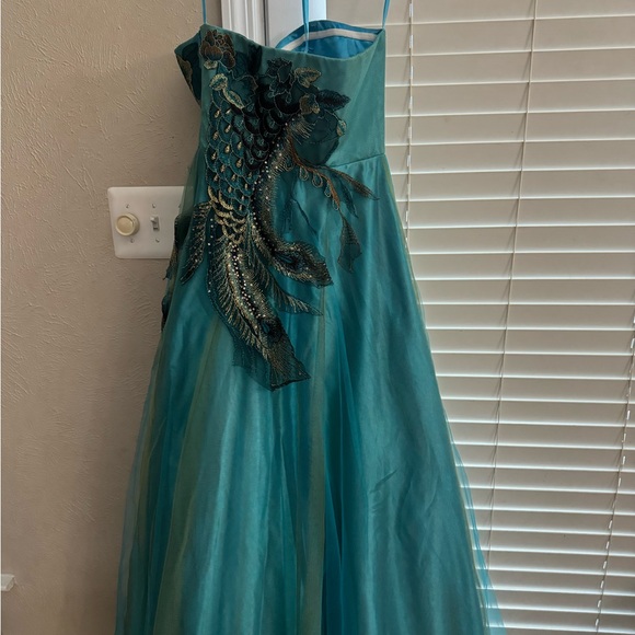 Gorgeous Peacock Gown - Picture 2 of 7